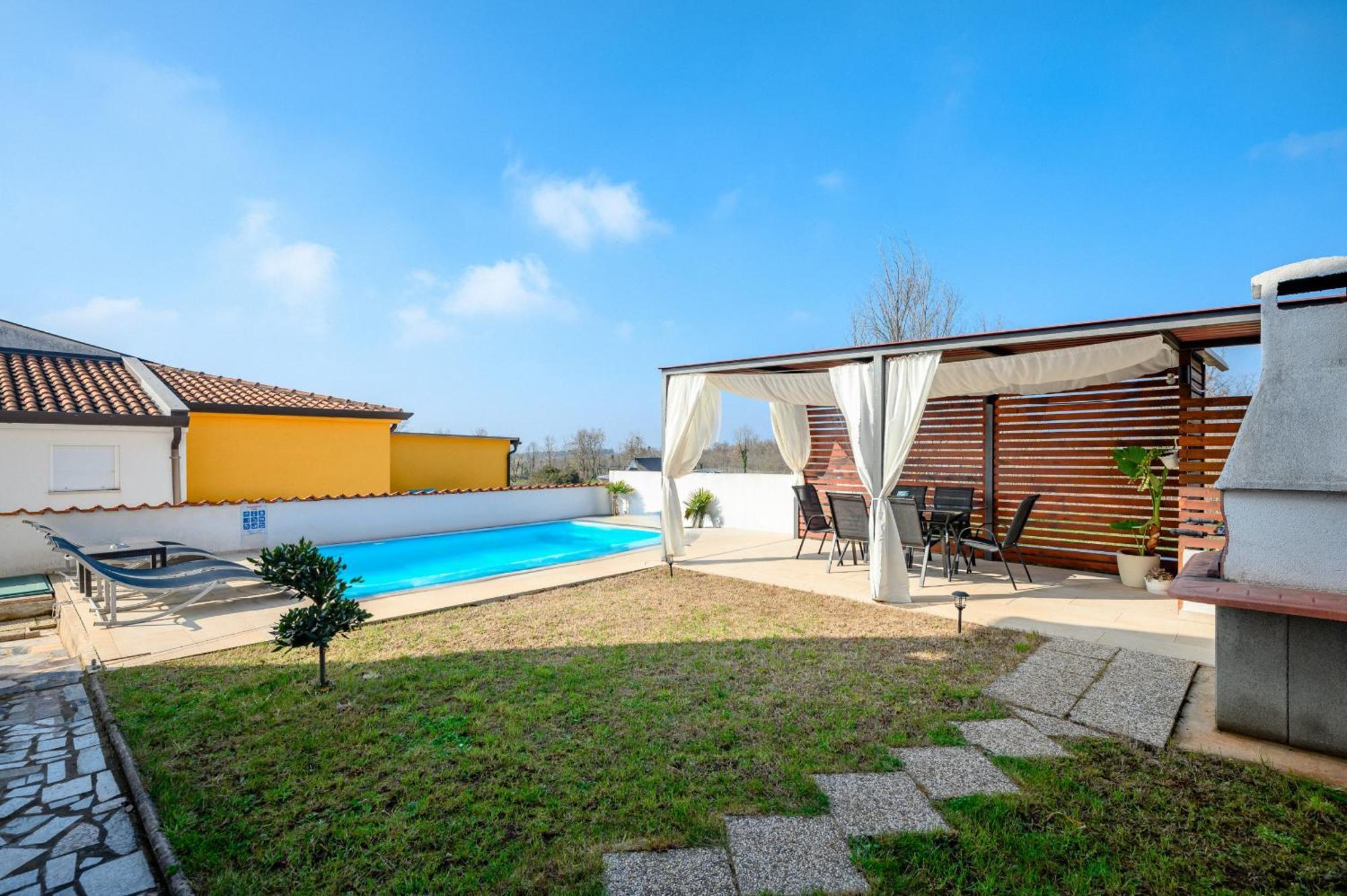 Charming Rose 1&2 With Pool Poreč