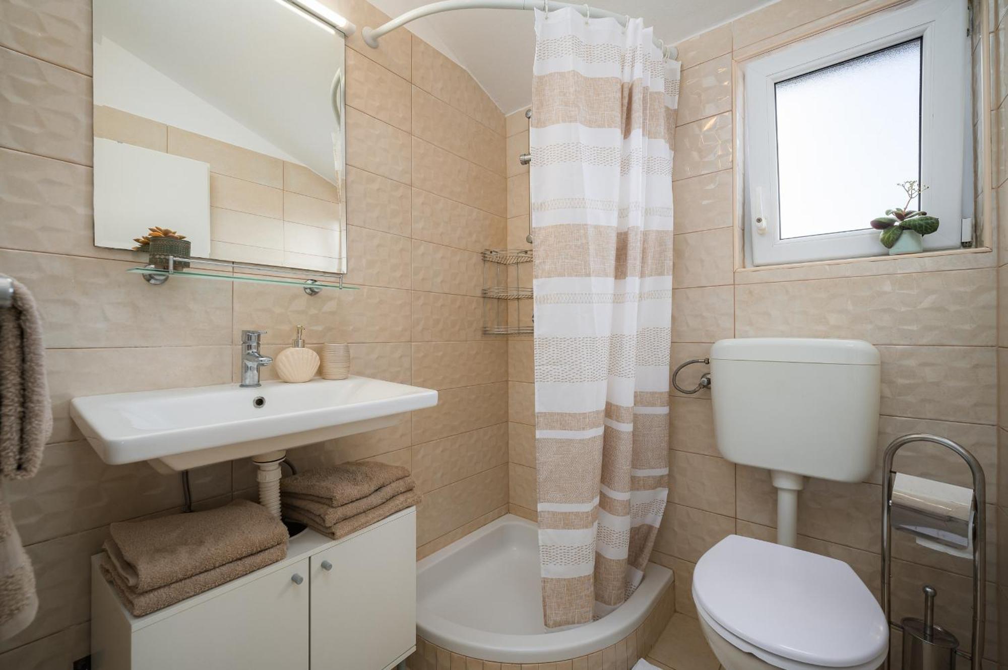 Charming Rose 1&2 With Pool Apartmán Porec