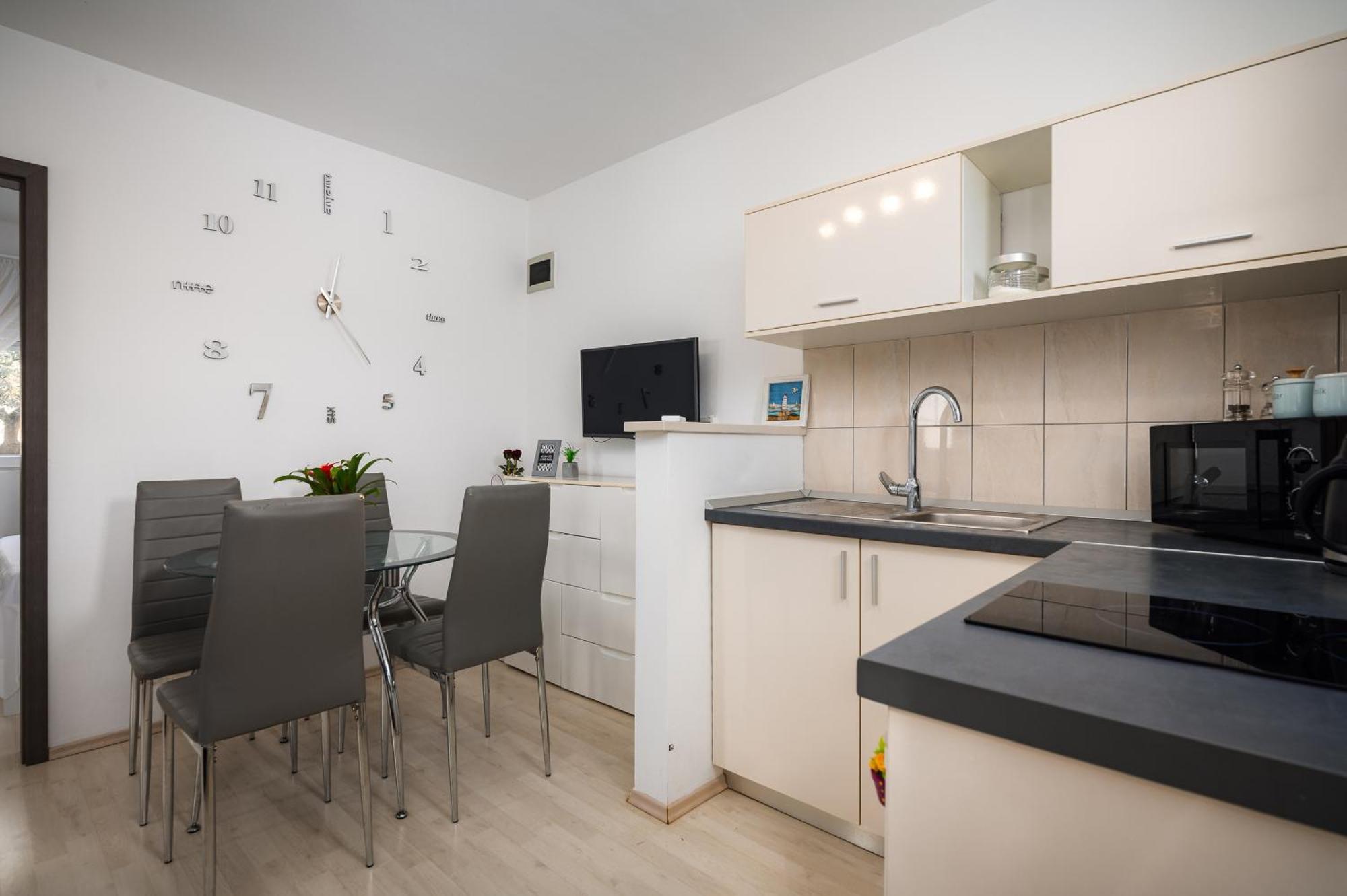 Apartmán Charming Rose 1&2 With Pool
